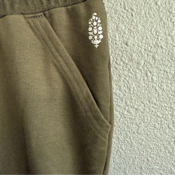 Free People Movement Sunny Skinny Sweats/Joggers Size XS in Everest Olive - Picture 3 of 6